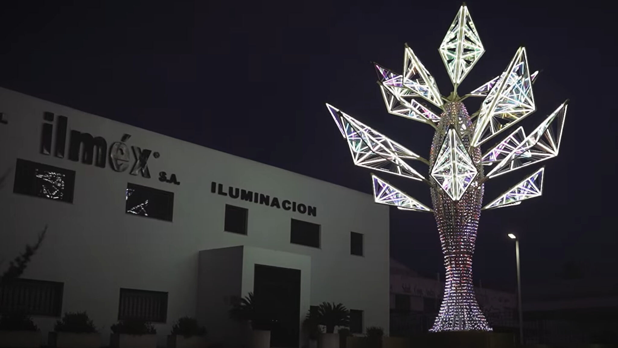 Les projets les plus curieux de Ximenez Group 5 crystal tree ximenez group 2048x1152 1